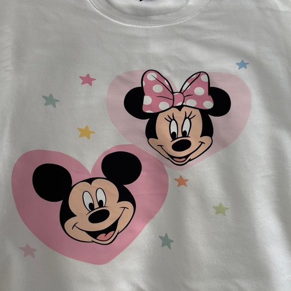 Disney NWOT  White Sweatshirt with Mickey and Minnie Hearts-Firm price - Picture 2 of 4